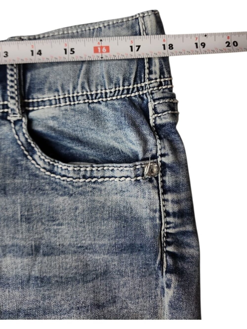 Rhinestone Embroidered Pocket Capri Jeans Light Wash Y2K Bling Sz 16 | Plus Size - Picture 11 of 16